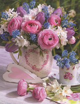 Нежный весенний букет в чайном наборе